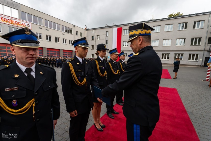 Brawo stargardzcy strażacy! Otrzymali promocję w Szkole Aspirantów Państwowej Straży Pożarnej w Poznaniu