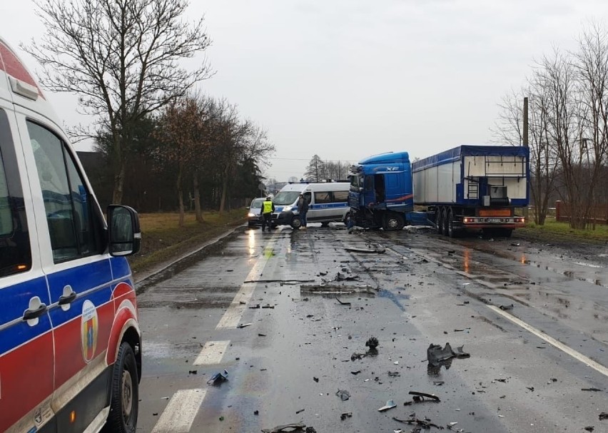 Wypadek w Aleksandrii. Czarne BMW roztrzaskane...