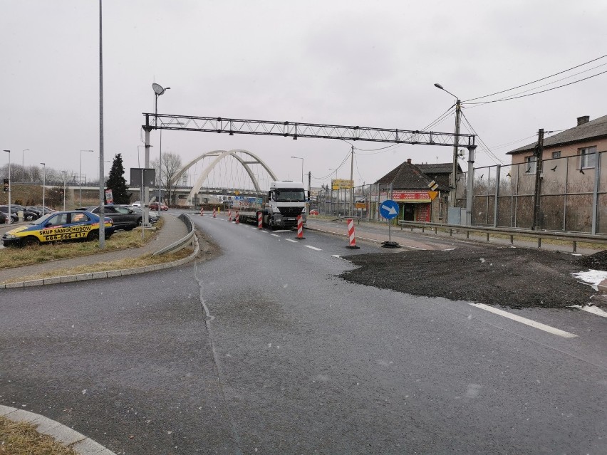 Rozpoczęła się rozbiórka mostu na DK 79 w Chrzanowie