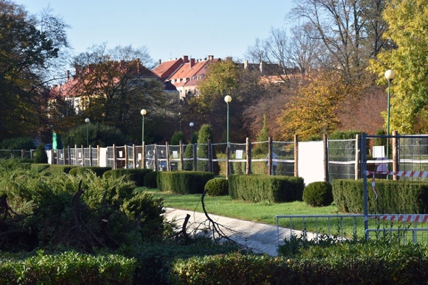 Fontanny w Legnickim Parku Miejskim będą miały przedwojenny klimat [ZDJĘCIA]