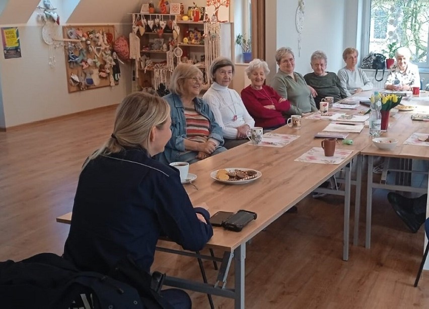 Lęborskie policjantki radziły seniorkom jak nie dać się oszukać