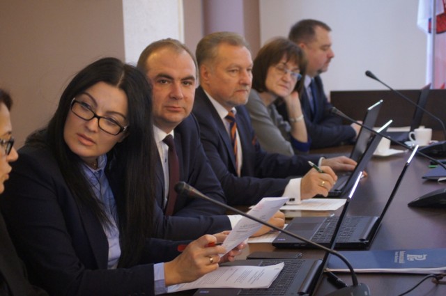 Sesja rady powiatu (Radomsko, dn. 29.10.2015)