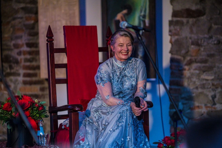 Julia Doszna, królowa łemkowskich  pieśni, śpiewa dla nas już 40 lat. W Dworze Karwacjanów i Gładyszów świętowała benefis pracy twórczej
