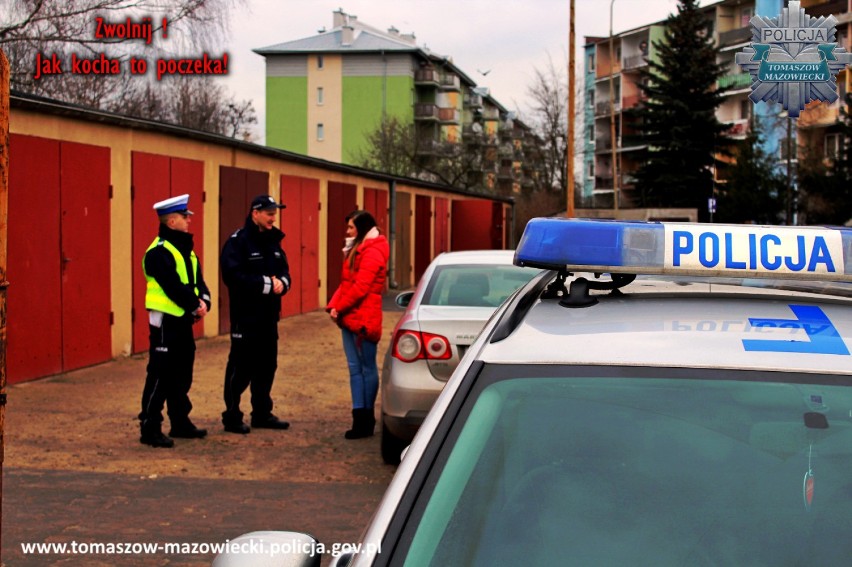 Akcja policji w Tomaszowie Maz. na walentynki. Sprawdzali prędkość i przypominali,  że jak kocha, to poczeka [ZDJĘCIA]