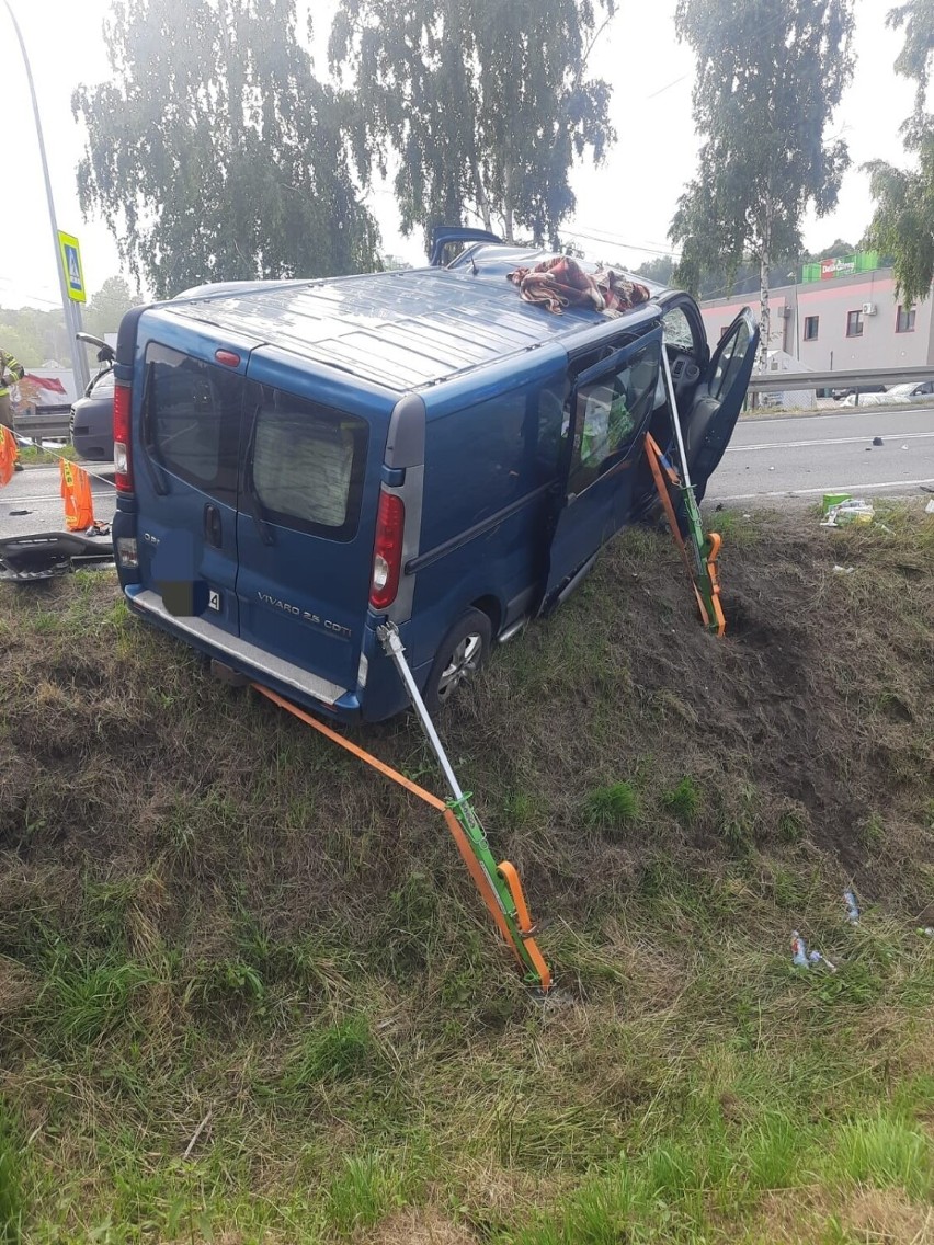 W Czchowie na DK75 zderzyły się trzy busy, jedna osoba...