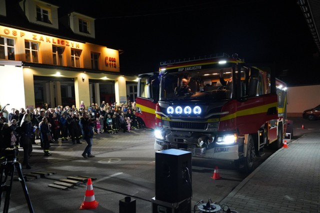 Oficjalne powitanie nowego samochodu nastąpiło przed remizą OSP Zakliczyn w minioną sobotę 24 lutego.