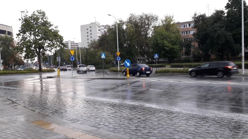 Burza we Wrocławiu. Ciemne chmury nad miastem [GDZIE JEST BURZA]