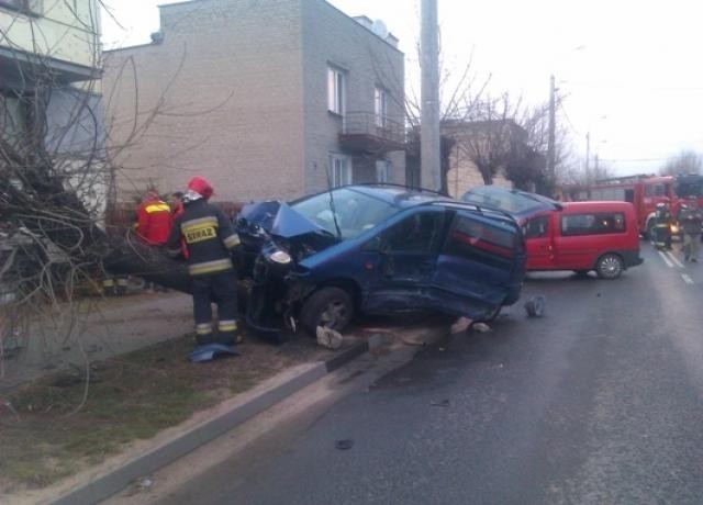 Volkswagen Sharan, Daewoo Lanos oraz Opel Combo. W pojazdach...