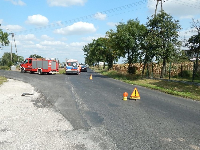 Wypadek w powiecie radziejowskim. Zderzenie forda z ciężarówką [zdjęcia]
