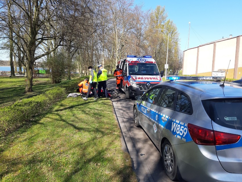 Wypadek motorowerzysty w Szczecinku. Karetka na miejscu [zdjęcia]