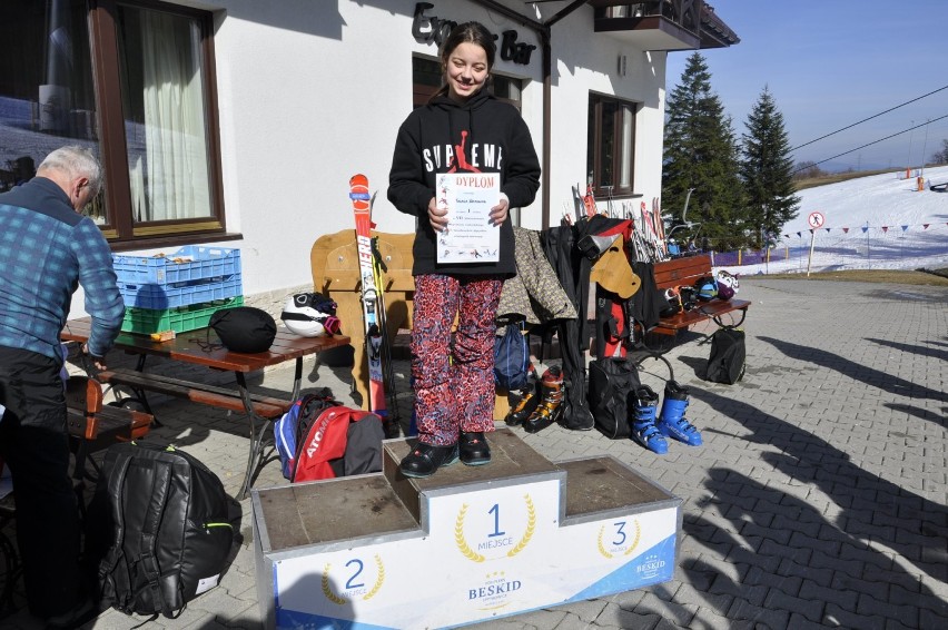 W Spytkowicach rywalizowali narciarze i narciarki z powiatu wadowickiego [Zdjęcia]