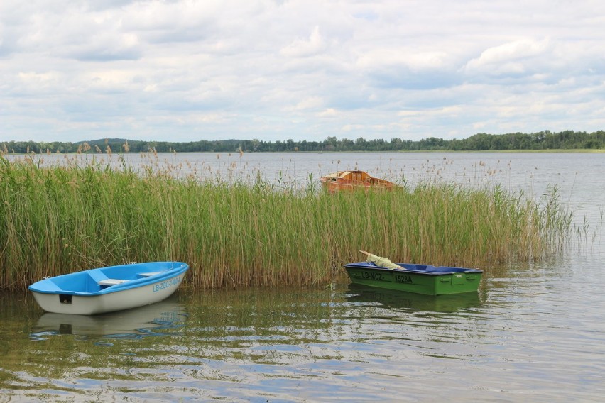 Plaża w Pszczewie gotowa na sezon. O bezpieczeństwo plażowiczów dbają Joanna, Adam i Daniel