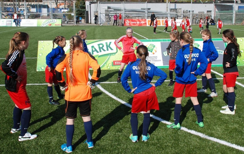 Piłkarki z Miłoradza zagrają na Stadionie Narodowym o Puchar Tymbarku