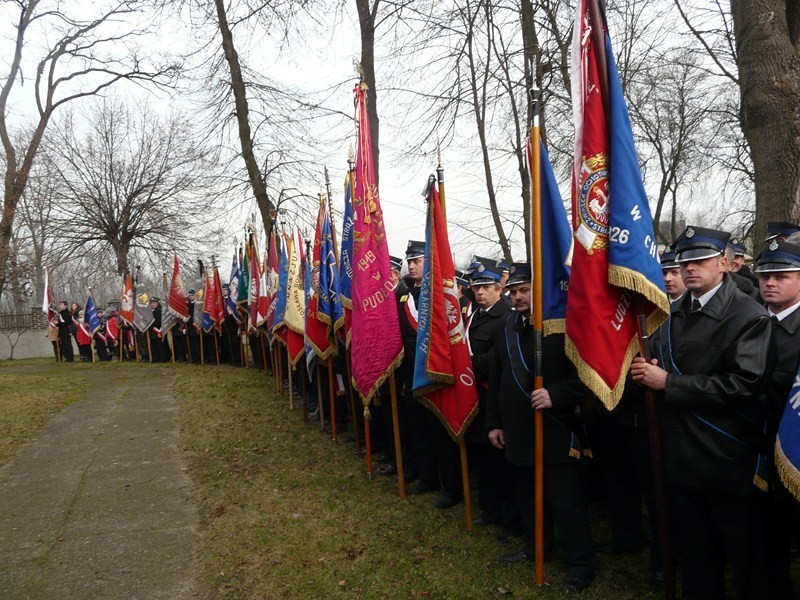 Tłumy osób pożegnały Stanisława Olasa (zdjęcia)