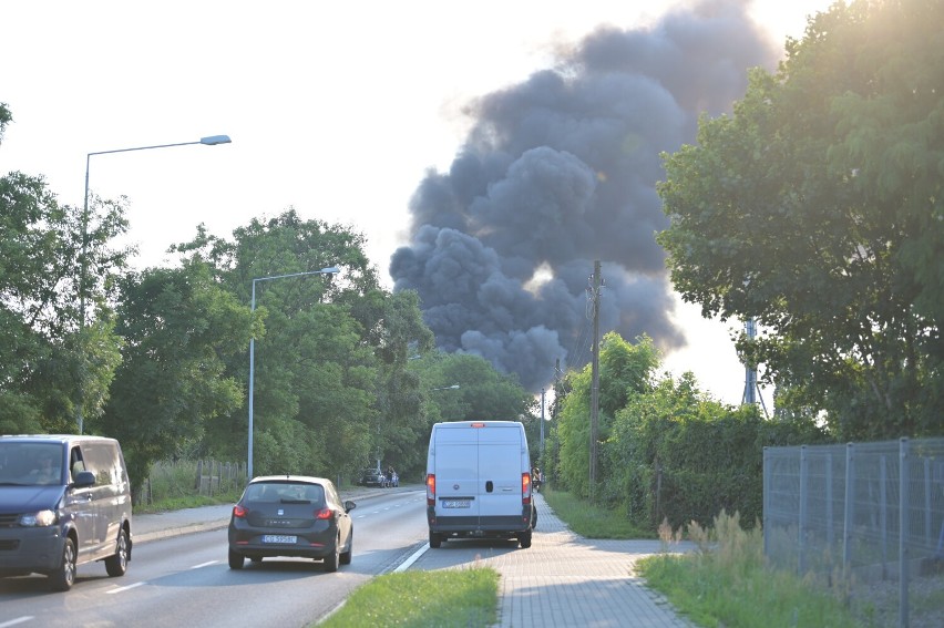 Pożar starej lokomotywowni w Grudziądzu. Dym było widać z daleka