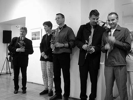 Autorzy zdjęć prezentowa-nych w BWA. Od lewej Uwe Keller i Andreas Kaier oraz Piotr Wypych i Piotr Kotlicki