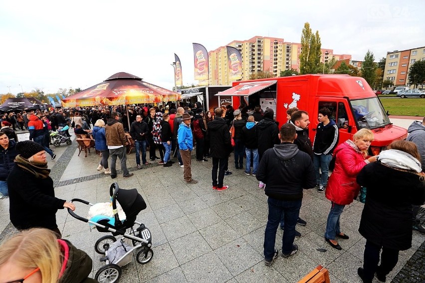Festiwal Food Trucków w Szczecinie. Smacznie, ale w kolejce [zdjecia]