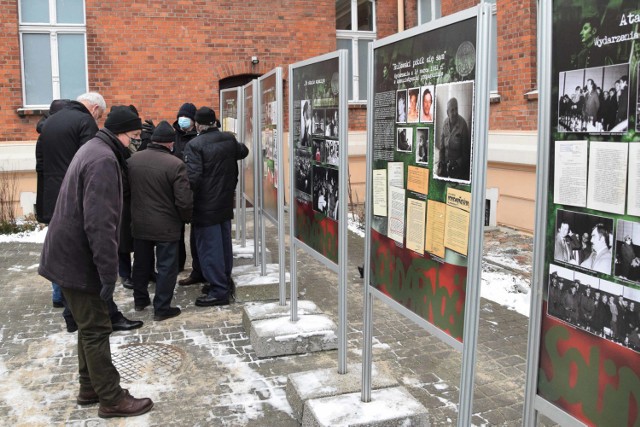 W Inowrocławiu i Radłówku odbyły się 7 lutego uroczystości w 37. rocznicę śmierci Piotra Bartoszcze, współtwórcy rolniczej "Solidarności" na Kujawach