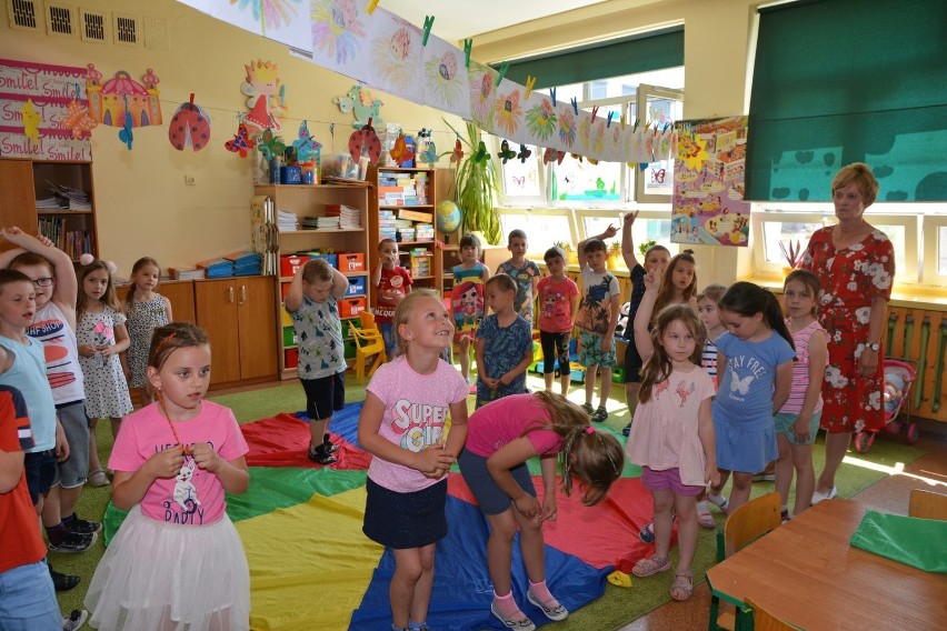 Kamizelki odblaskowe dla przedszkolaków z "2" w Kościanie GALERIA 