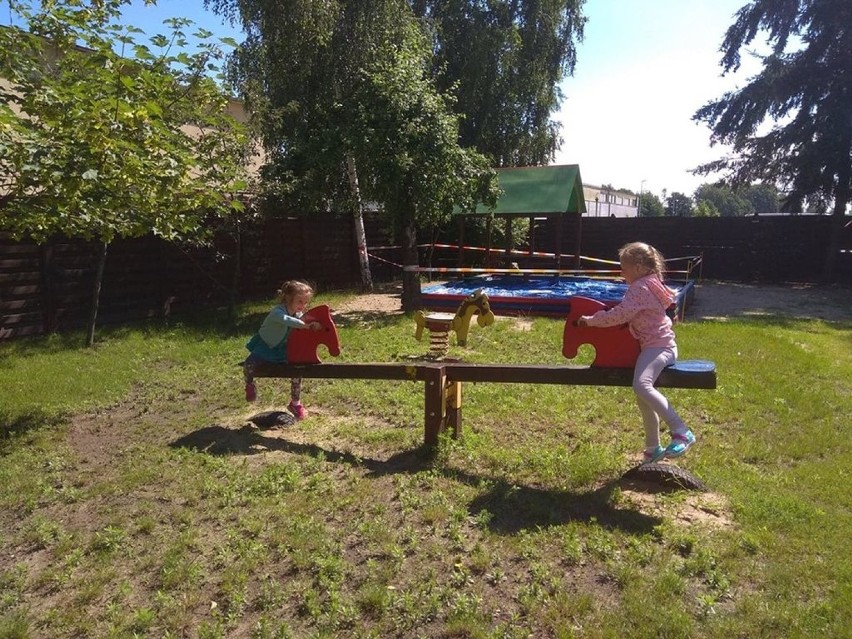 Wakacyjne zabawy przedszkolaków w ,,Słonecznym"