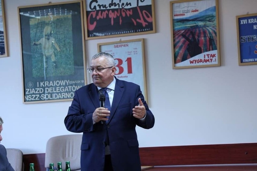 Minister Andrzej Adamczyk w Ostrowcu. Spotkał się z działaczami Prawa i Sprawiedliwości. Zobacz zdjęcia