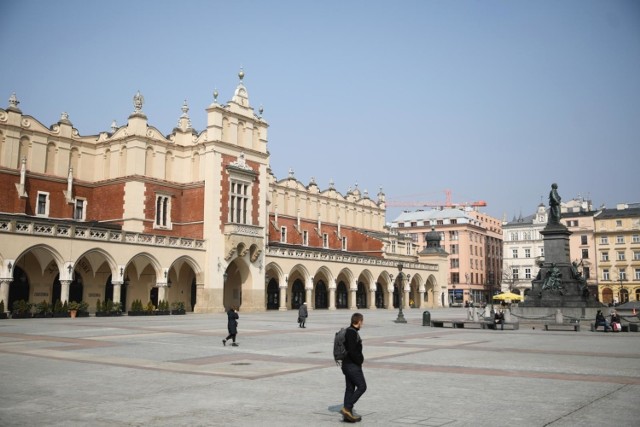 Serce Krakowa pustoszeje. Czy powrócą do niego mieszkańcy?