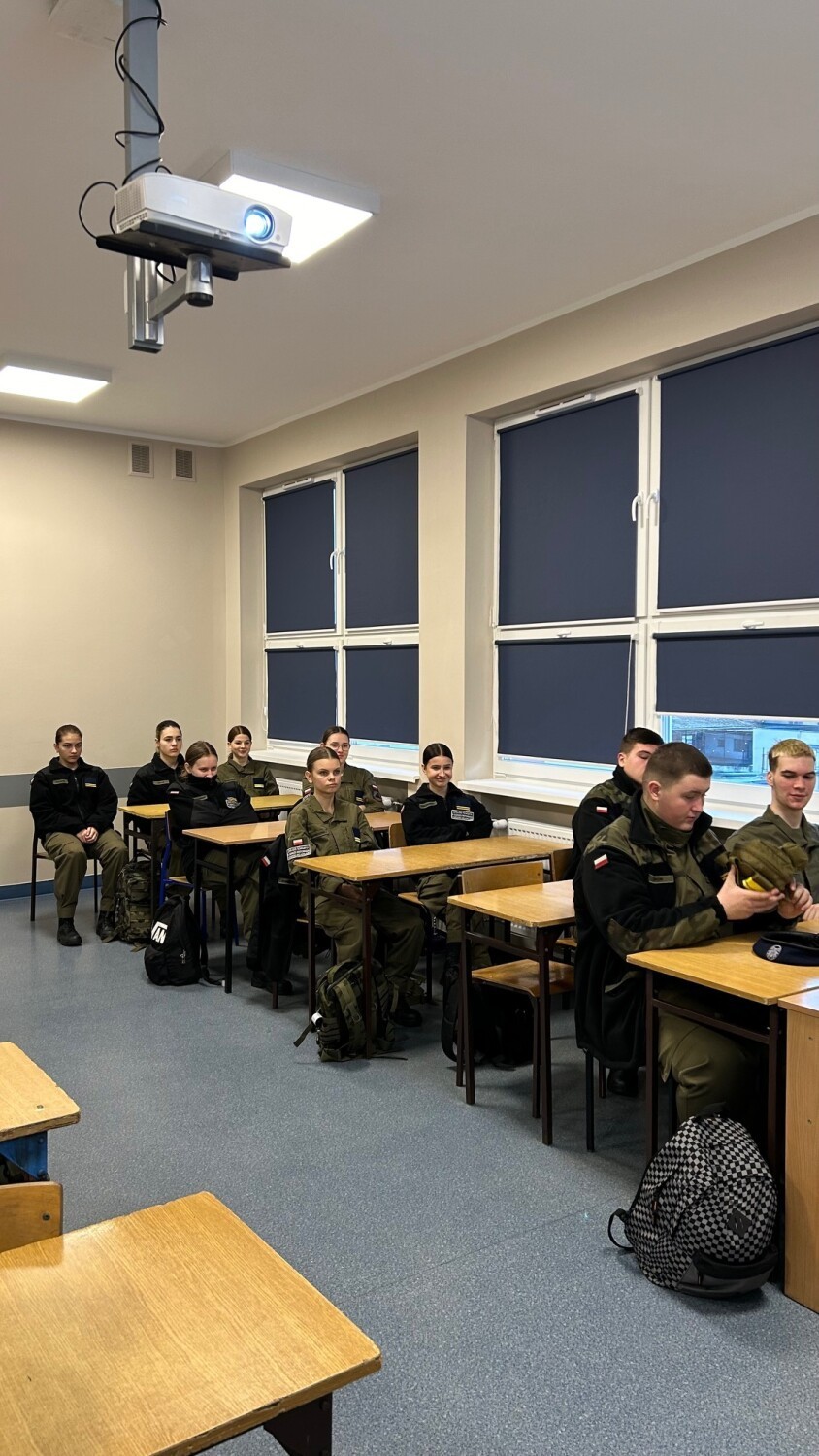 Szkolenie wojskowe uczniów klas mundurowych ZST