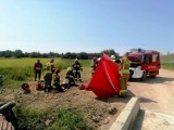 Policjanci i strażacy przeszukiwali budynek, gdzie podłożono bombę. To coroczne ćwiczenia - ZDJĘCIA