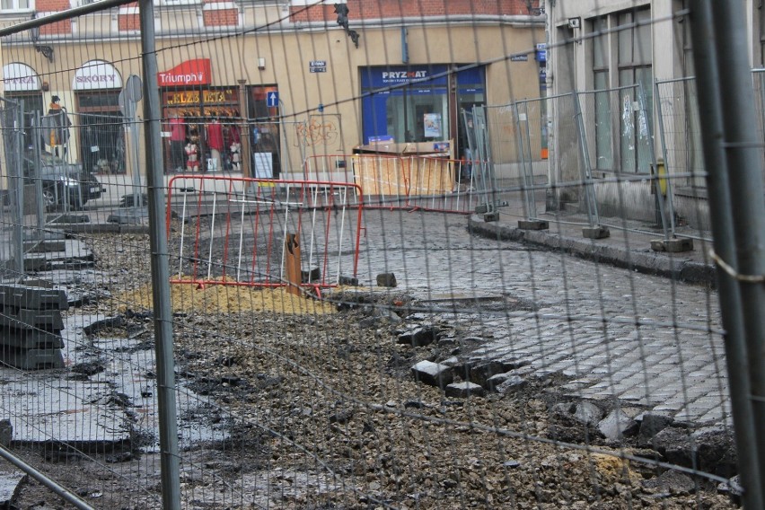 Remont Starówki w Gliwicach: Póki nie ma zimy biorą się do pracy