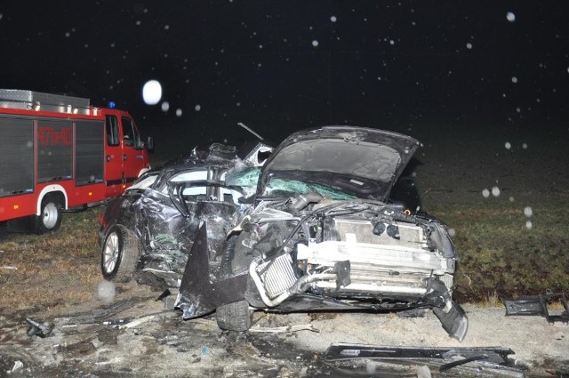 Do wypadku doszło wczoraj (02.01) około 18:20 na krajowej &#8222;10&#8221; w miejscowości Złotopole, w gminie Lipno. Ze wstępnych ustaleń policjantów wynika, że jadący od strony Lipna w kierunku Torunia kierowca audi A6, podczas wyprzedzenia ciężarówki, zderzył się z jadącym z przeciwka dostawczym transitem. 


Zobacz serwis specjalny XX FINAŁ WOŚP

KRONIKA POLICYJNA
Codziennie rano najświeższe informacje z regionu prosto na Twoją skrzynkę e-mail. Zapisz się do newslettera!
