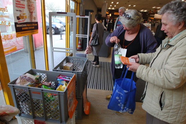 Do 28 listopada, w całej Polsce, w ponad 2000 sklepów, trwa Świąteczna Zbiórka Żywności Banków Żywności