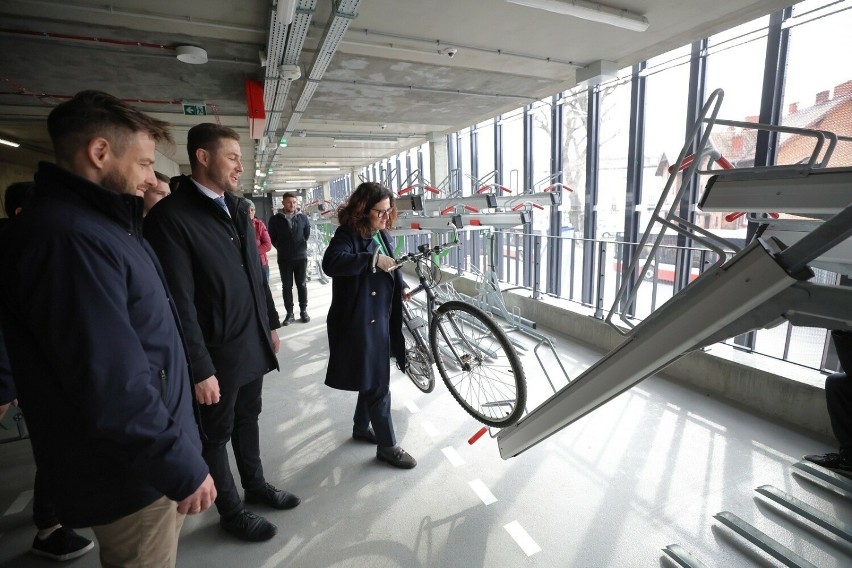 Otworzono największy parking rowerowy w Gdańsku. Pomieści...