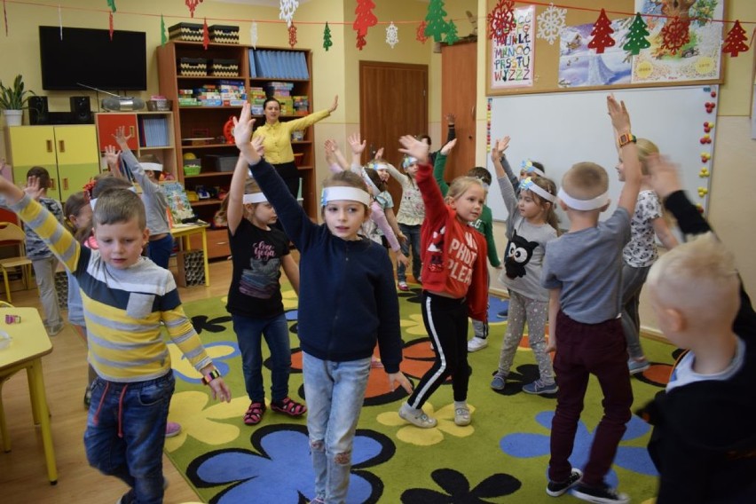 Ciekawe zajęcia dla dzieci w bibliotece w Osjakowie ZDJĘCIA
