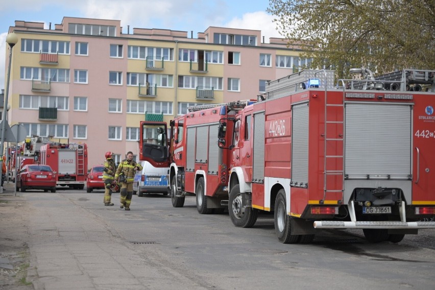 Pożar mieszkania przy ul. Dąbrówki w Tarpnie w Grudziądzu....
