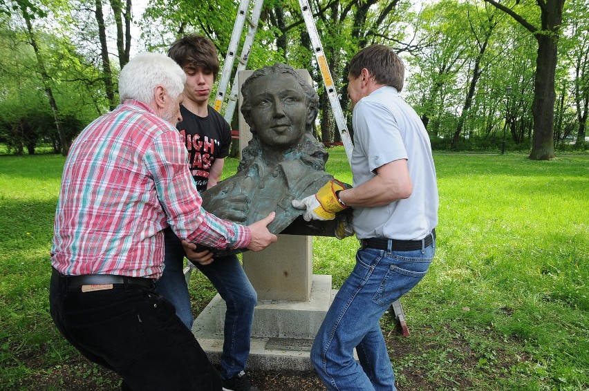 Pomnik Danuty Siedzikówny "Inki" został odsłonięty w parku...