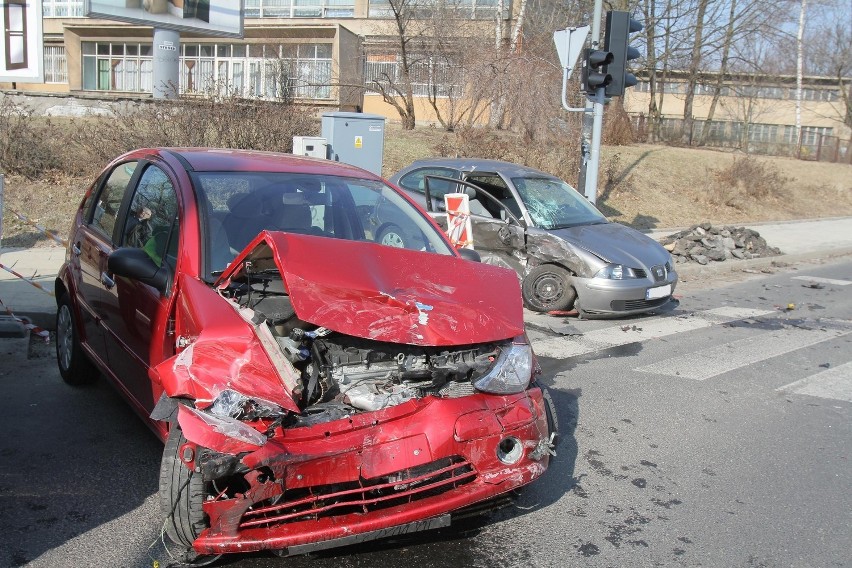 Do groźnego wypadku doszło na skrzyżowaniu Pojezierskiej i...