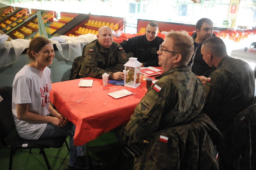 Finał szlachetnej paczki. 70 osób obdarowano dziś w Lesznie