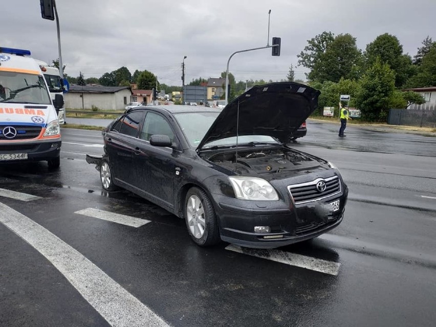 W Romanowie ciężarówka najechała na tył samochodu osobowego