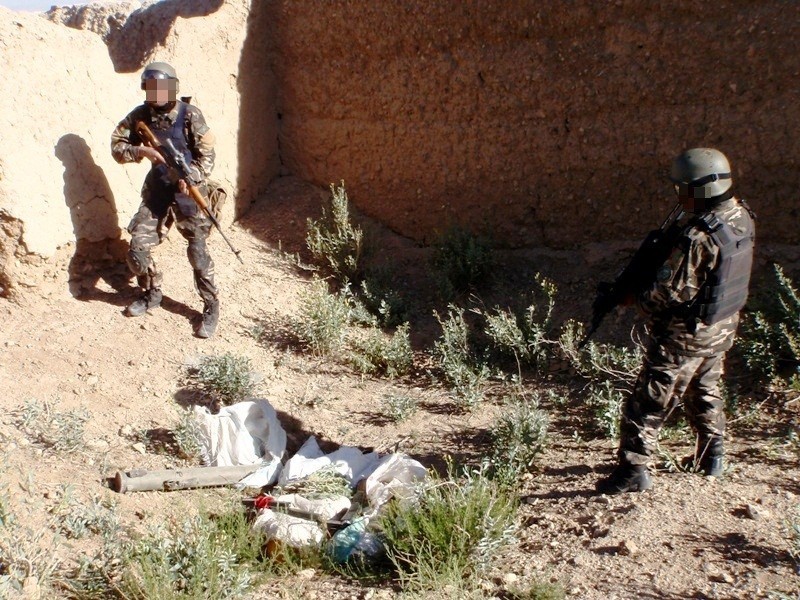 Polacy w Afganistanie: 6. batalion z Gliwic szuka nielegalnych magazynów z amniunicją [ZDJĘCIA]