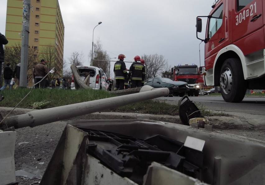 Wrocław: Wypadek na skrzyżowaniu Zaporoskiej i Szczęśliwej (ZDJĘCIA)