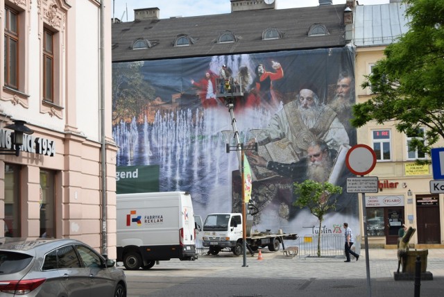 Krakowskie Przedmieście 15. Baner reklamujący Festiwal Legend Lubelskich kosztował 9,7 tys. zł