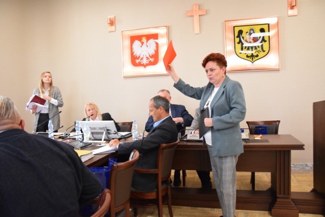 Czerwona kartka dla lubińskich radnych