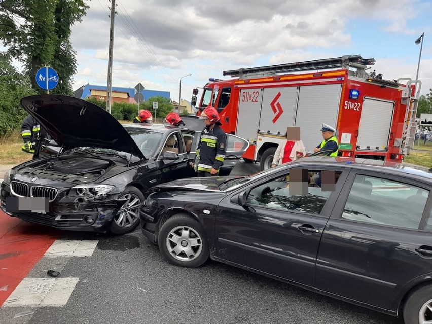 Kolizja dwóch pojazdów na Wojska Polskiego       