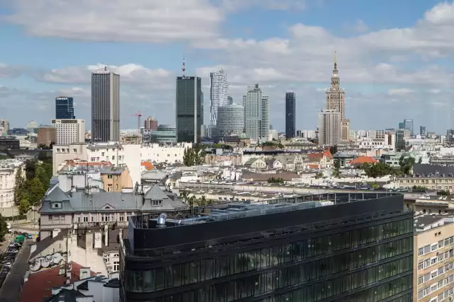 Panorama Warszawy. Niesamowity widok mają pracownicy tego biura! [ZDJĘCIA]