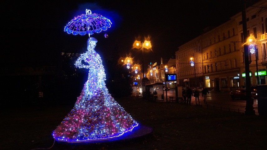 Magiczna Bydgoszcz nocą. Iluminacje świąteczne zachwycają w centrum miasta [zdjęcia, wideo]