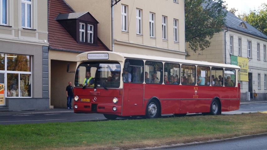 Parada zabytkowych autobusów przejechała ulicami Bydgoszczy [zdjęcia, wideo] 