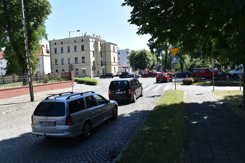 Skrzyżowanie Dąbrowskiego, Westerplatte i Placu Komeńskiego