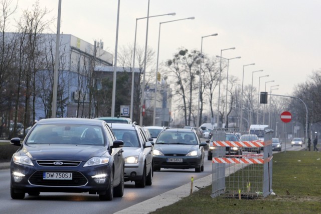 Przy ul. Lotniczej gotowy jest wykop pod fundamenty