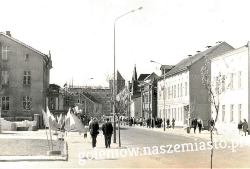 Ul. Jedności Narodowej - widok w kierunku kościoła św....