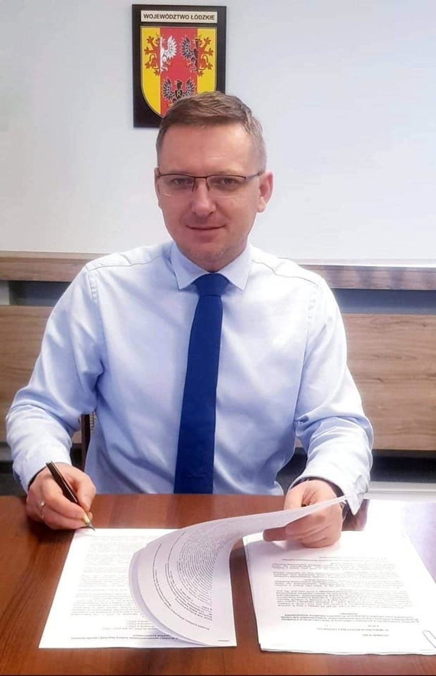 Powiat radomszczański: Umowy na dofinansowanie projektów związanych z gospodarką niskoemisyjną podpisane